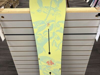 Burton Family Tree: Sketch Artist 151cm Snowboard - Used (2026)