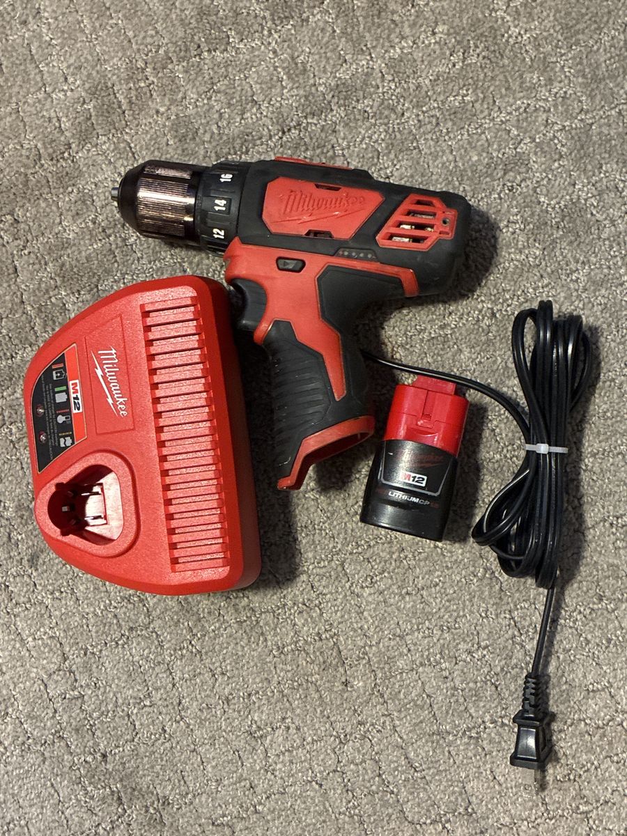 Milwaukee M12 Drill + Battery + Charger