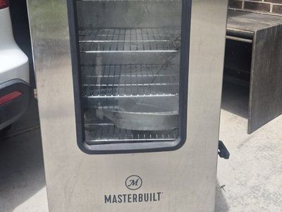 Master Built Electric Smoker (40 Inch)