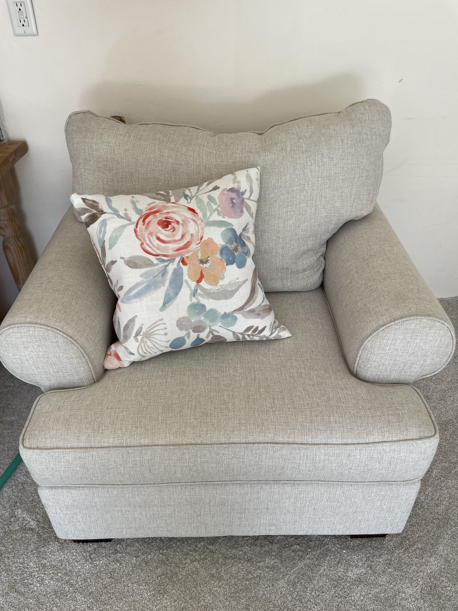 Free side chair 