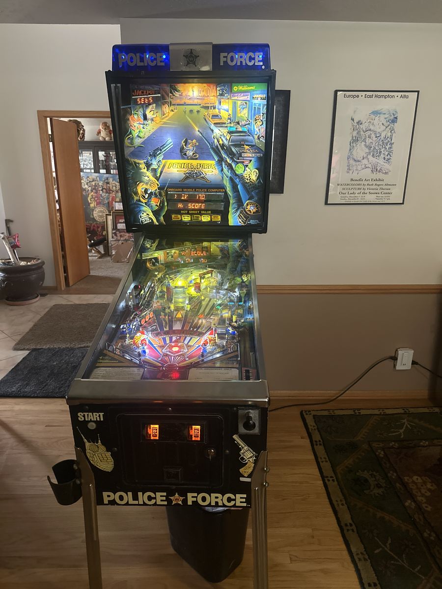 Williams Police Force Pinball Machine