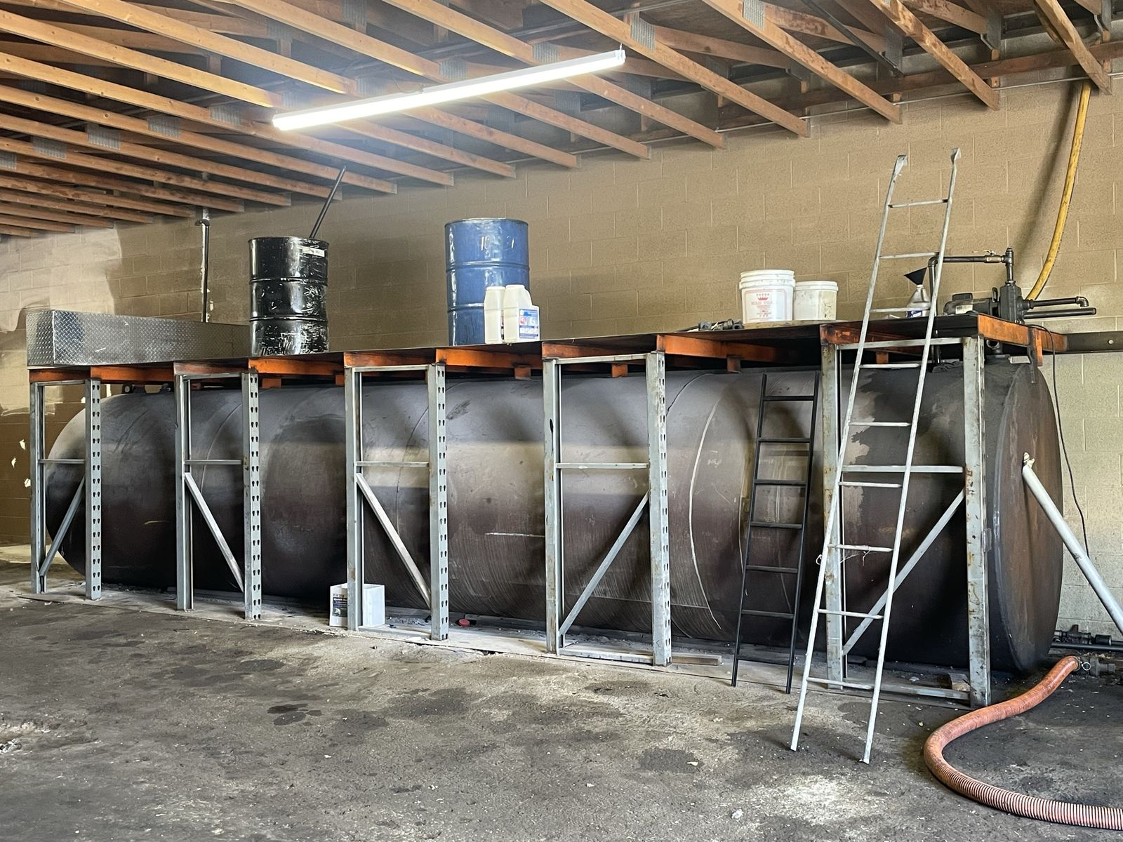 FREE Large Industrial Horizontal Storage Tank System - Oil/Fluid Storage