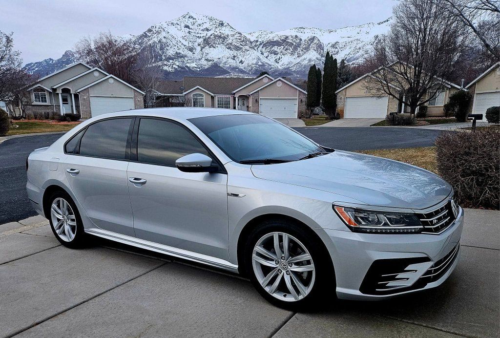 2018 Volkswagen Passat 2.0T R-Line
