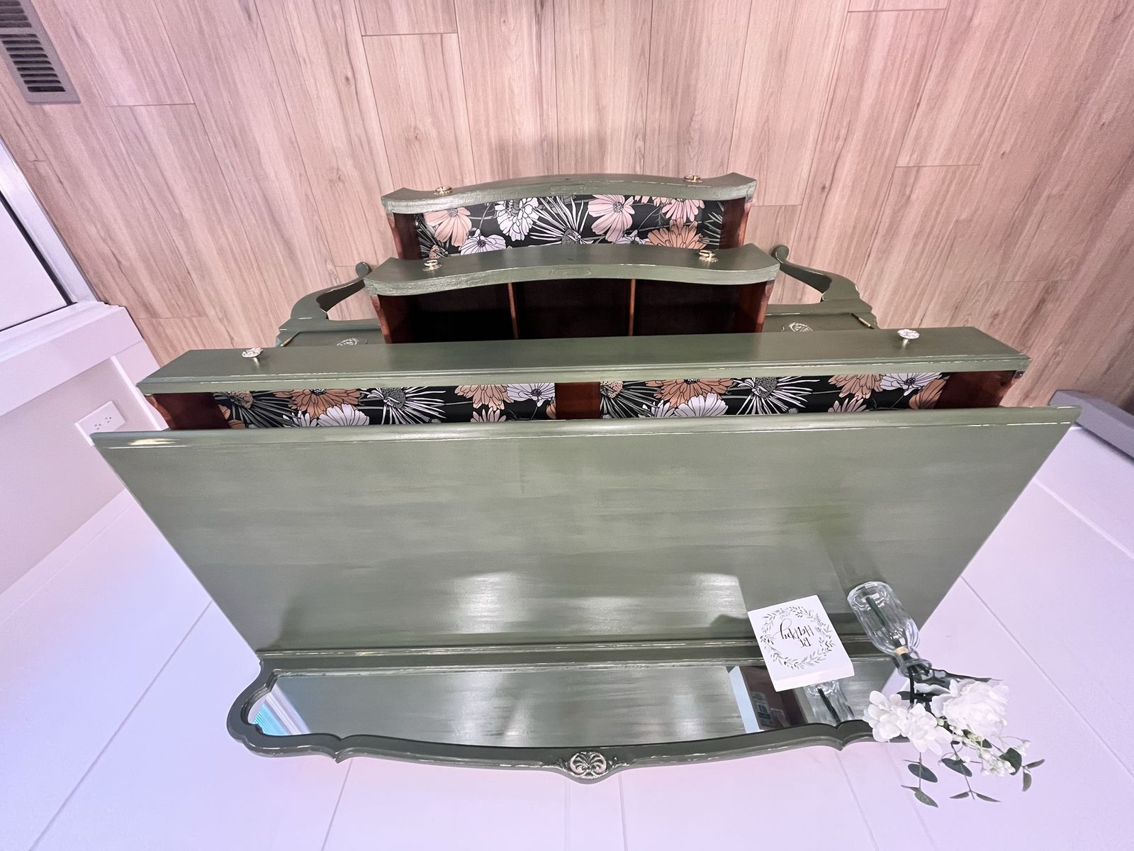 Main image 10