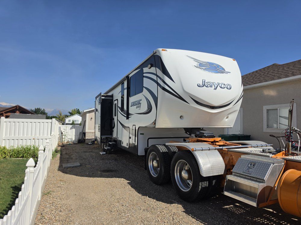 2016 Jayco Seismic toyhauler