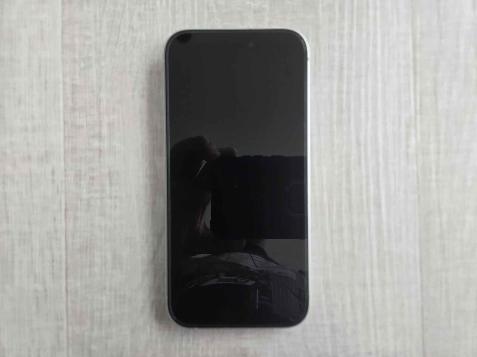 UNLOCKED Apple iPhone 15 - 128GB - Green