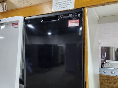 BEAUTIFUL GE DISHWASHER! WITH A FULL WARRANTY