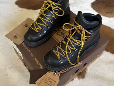 Danner Mountain Light Gore-tex Waterproof Hiking Boots, Women's size 6.5