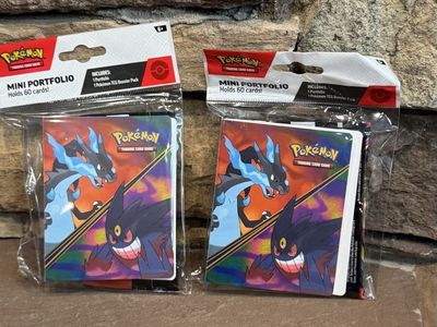 Pokémon Phantasmal Flames Mini Portfolio Pokemon cards and binder