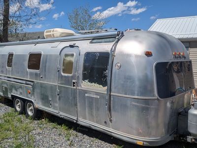 1979 Airstream Land Yacht – 31’