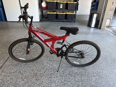 Dynacraft Gauntlet 24" Boys Mountain Bike Red Full Suspension Used