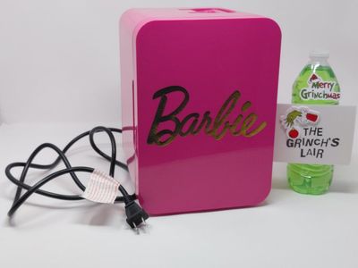 Barbie Hot Pink Skincare Personal 6 Can Mini Fridge Thermoelectric Cooler AC Power Cord