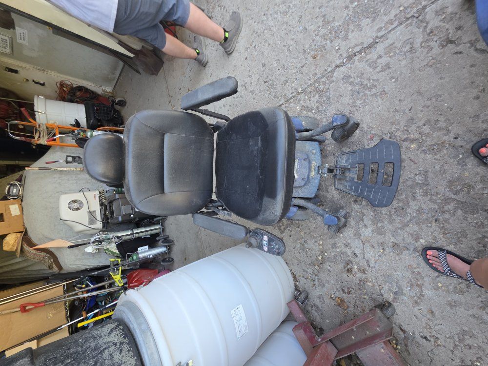 Main image 4