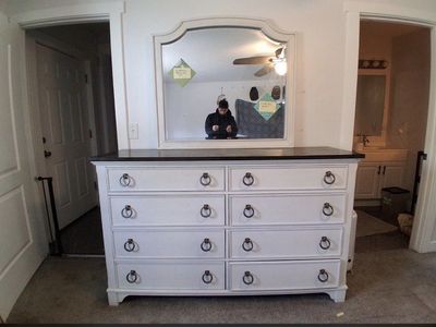 Beautiful Farmhouse Dresser & Mirror Set