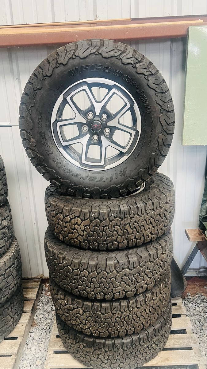 BFGoodrich All-Terrain KO2 LT285/70R17 Tires with Jeep Wrangler Rubicon Wheels (Set of 5)