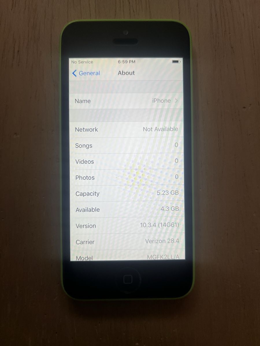 Apple iPhone 5c Green – 8GB – Works Great