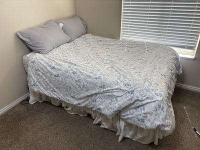 Nice Full-Size Bed - Everything Included