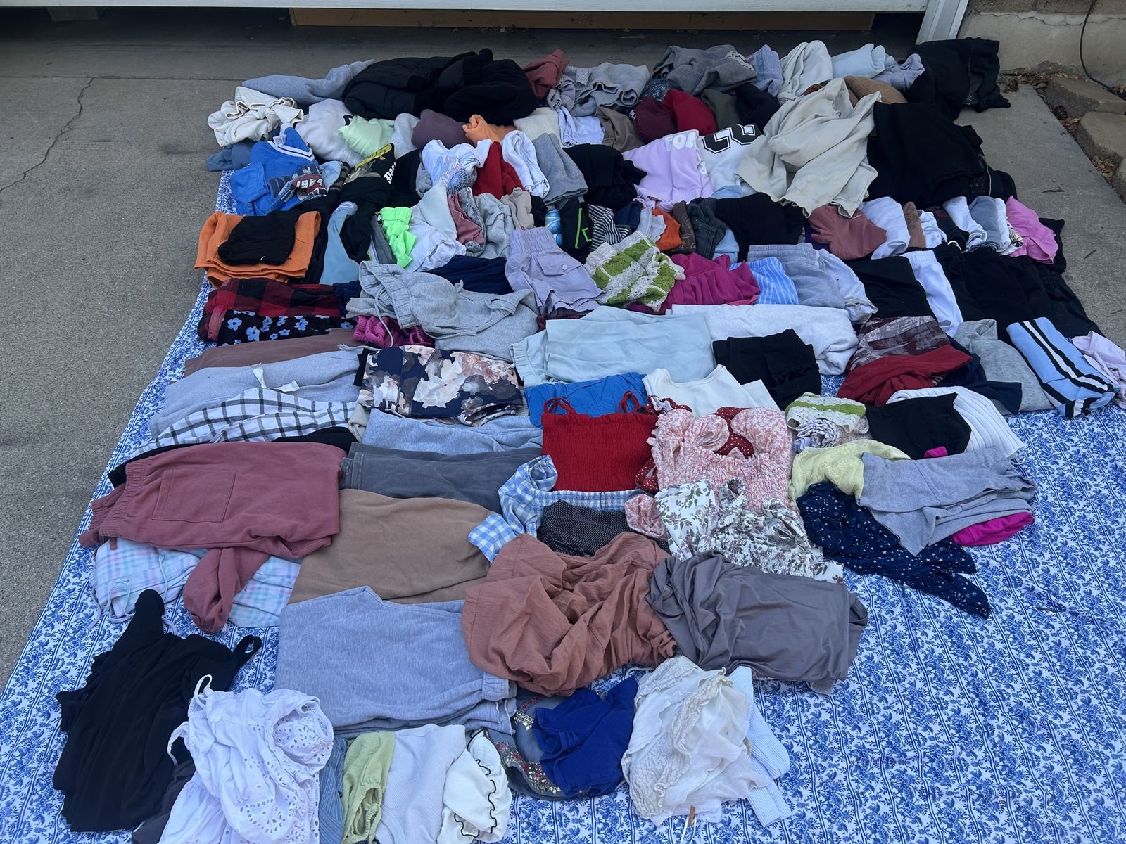 Main image 6