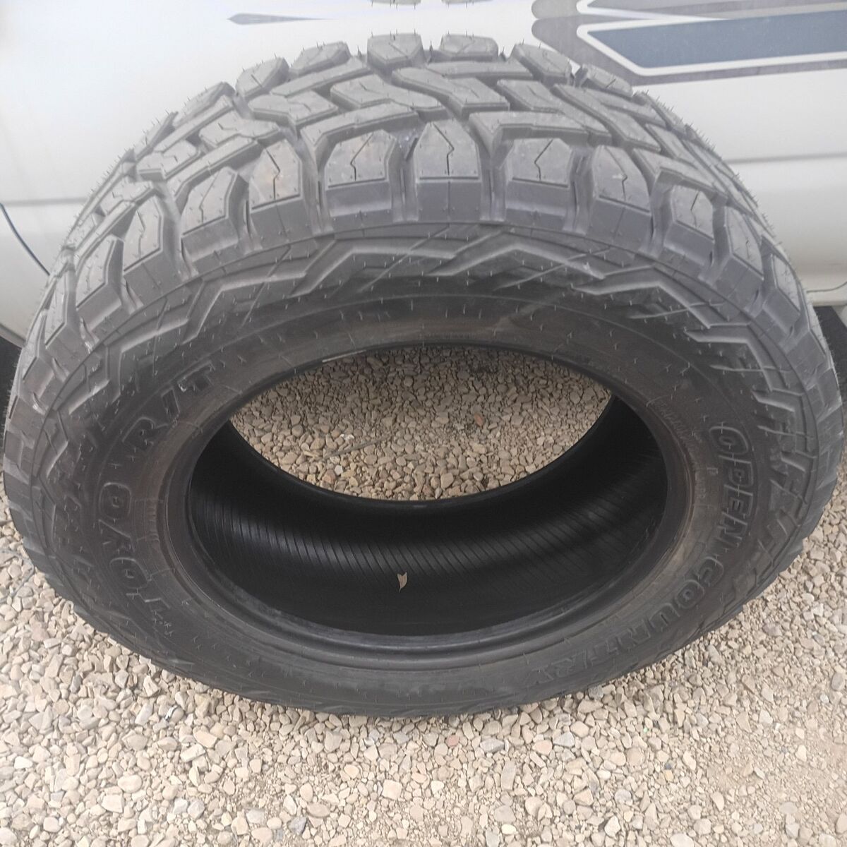 unused new 35x12.50R20LT Toyo Open Country R/T