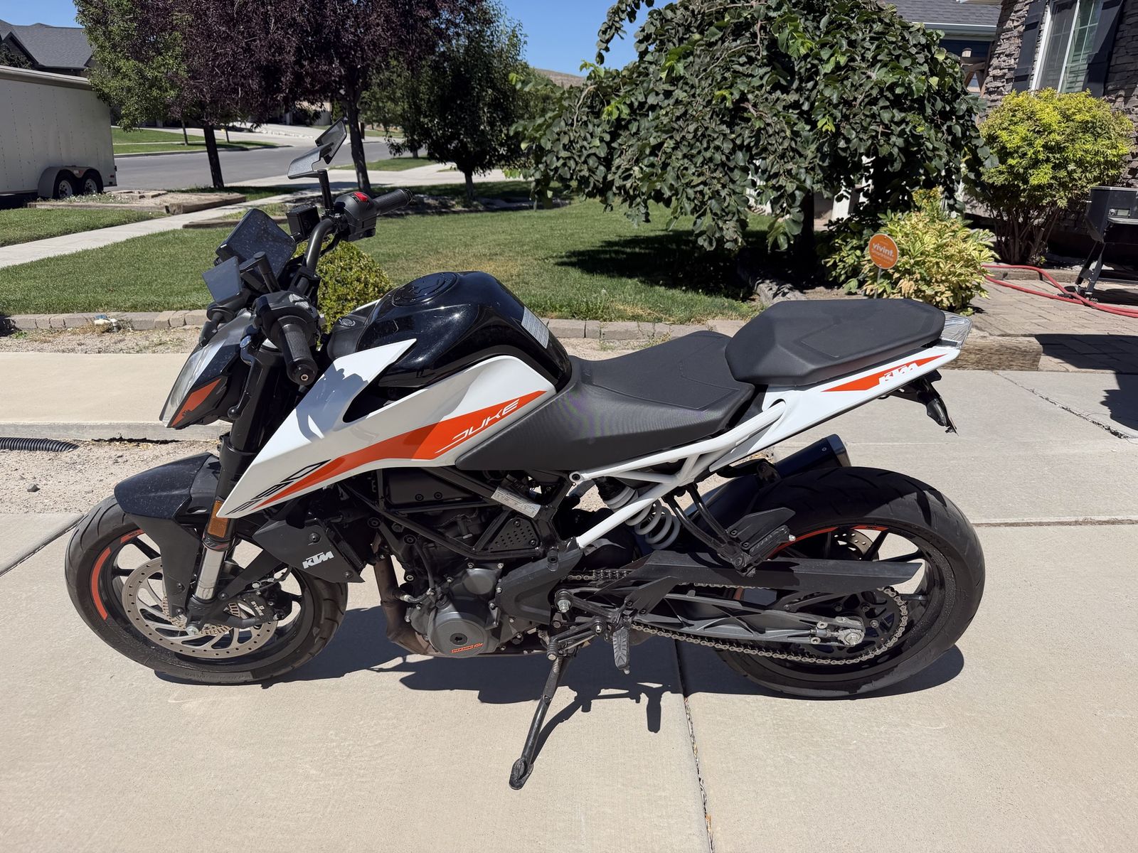 2021 KTM 390 Duke Motorcycle - White & Orange, Used - Great Condition