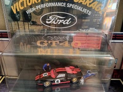 M2 Machines 1966 Ford GT40 MK II Limited Edition 1:64 Diecast Race Car