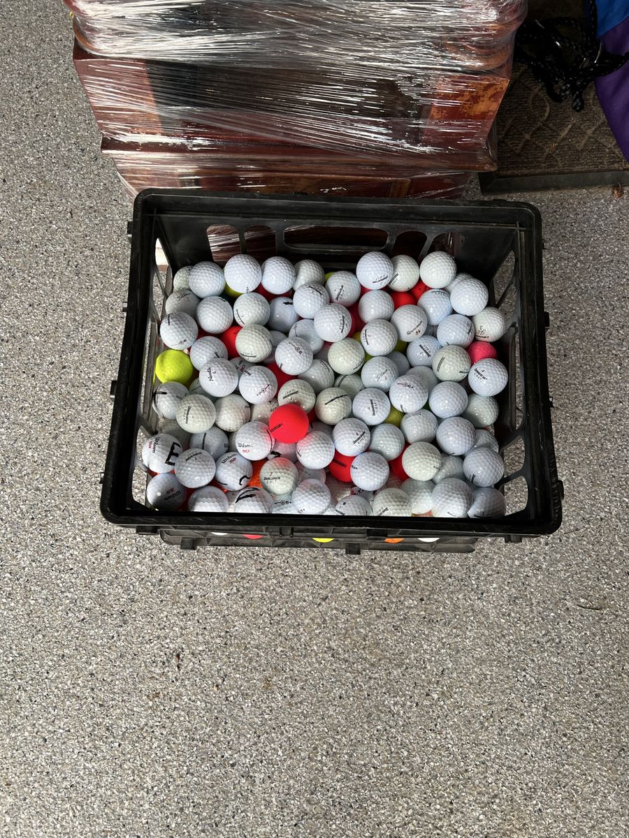 Huge Lot of 150+ Golf Balls + Crate – Callaway, Bridgestone, Wilson & More