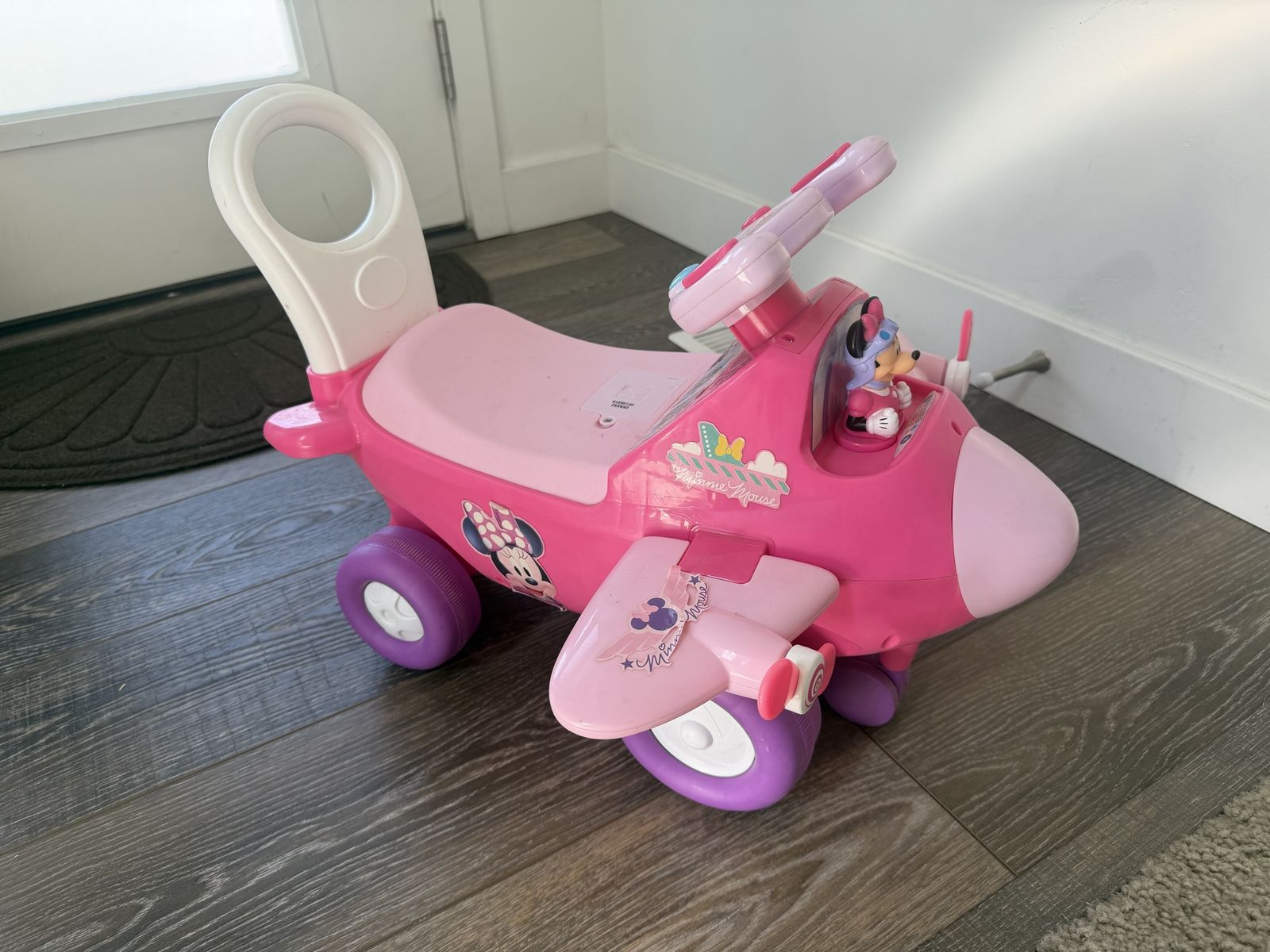Disney's Minnie Mouse Plane Lights & Sounds Activity Ride-On