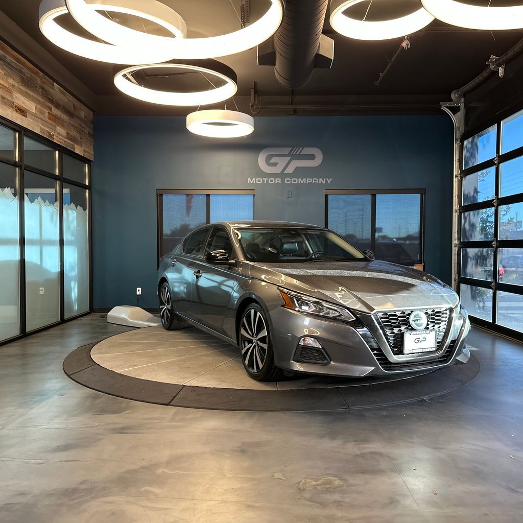 2021 Nissan Altima 2.5 SR — rebuilt & branded title, 30% below market