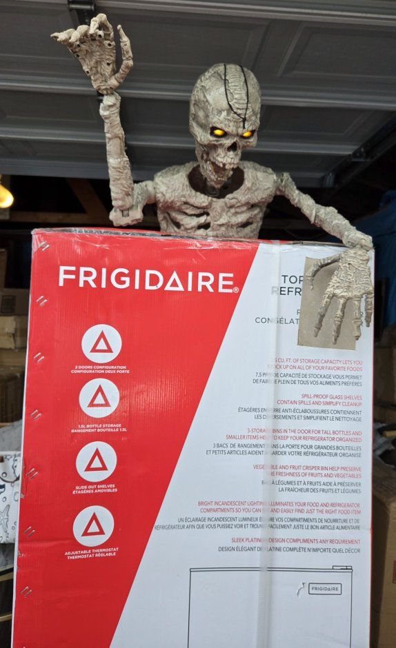 Frigidaire 7.5 Cu. Ft. Top Freezer Refrigerator