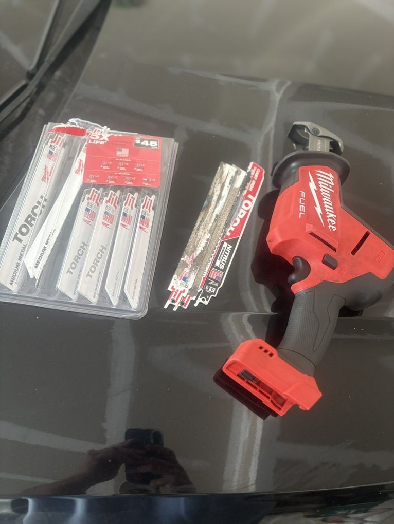 Milwaukee Sawzaw 18v