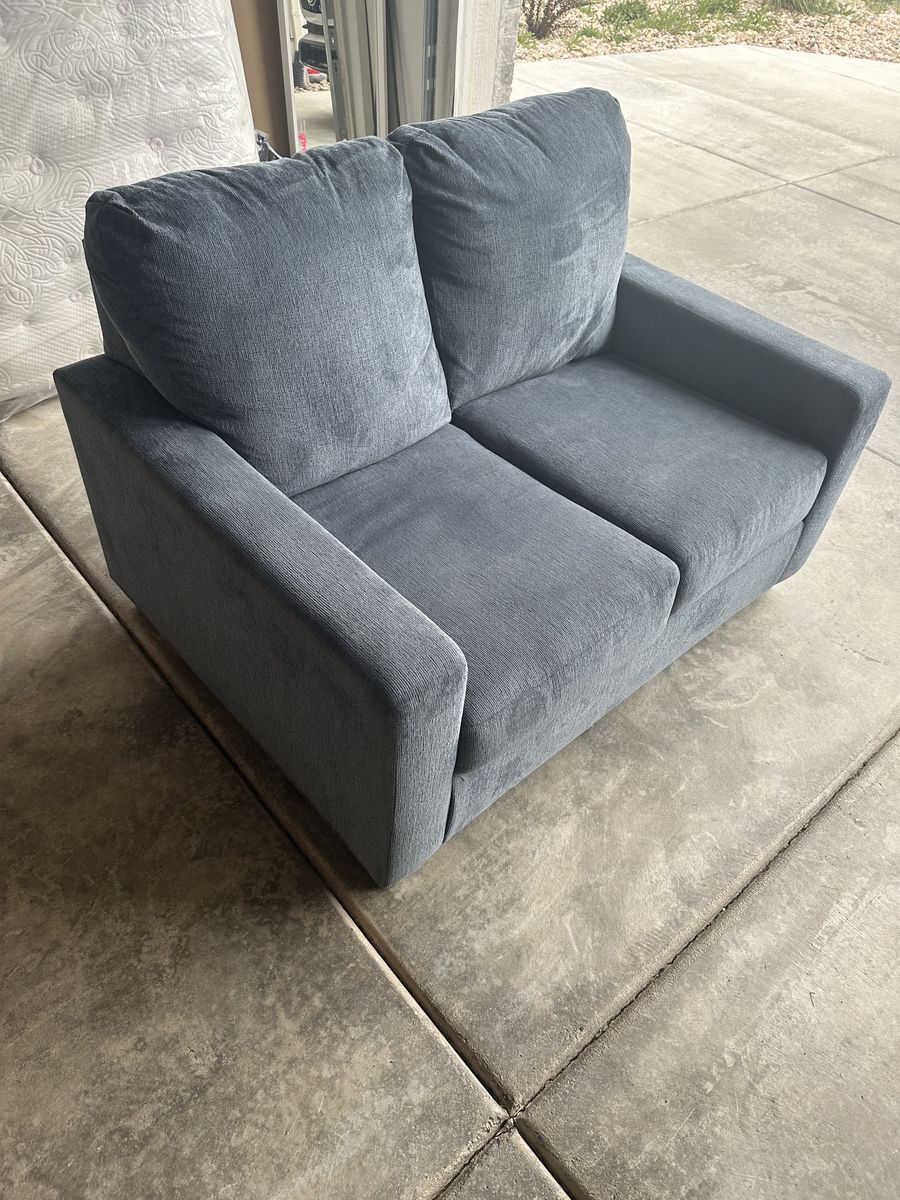 Beautiful Blue loveseat Sofa Sleeper