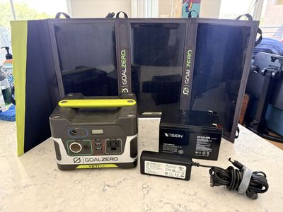 Yeti 150 + Nomad 20 Solar bundle