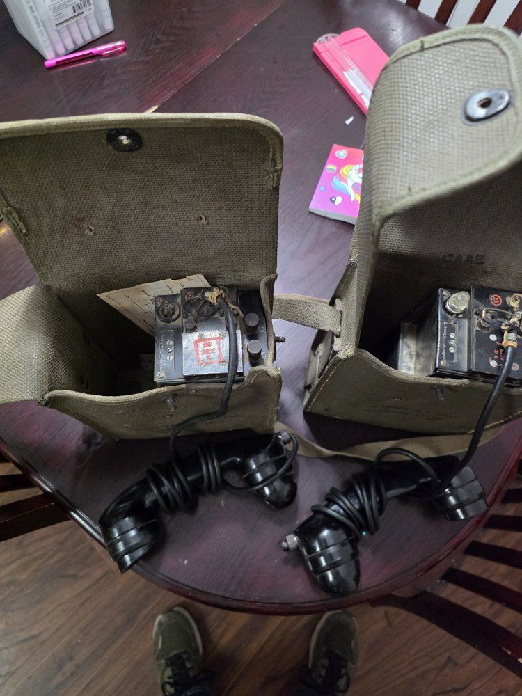 Vintage US Army Signal Corps TP-3 Sound Powered Field Telephone Set