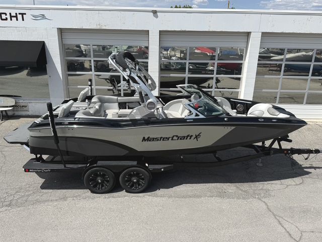 2018 23' MasterCraft XT23 Bowrider