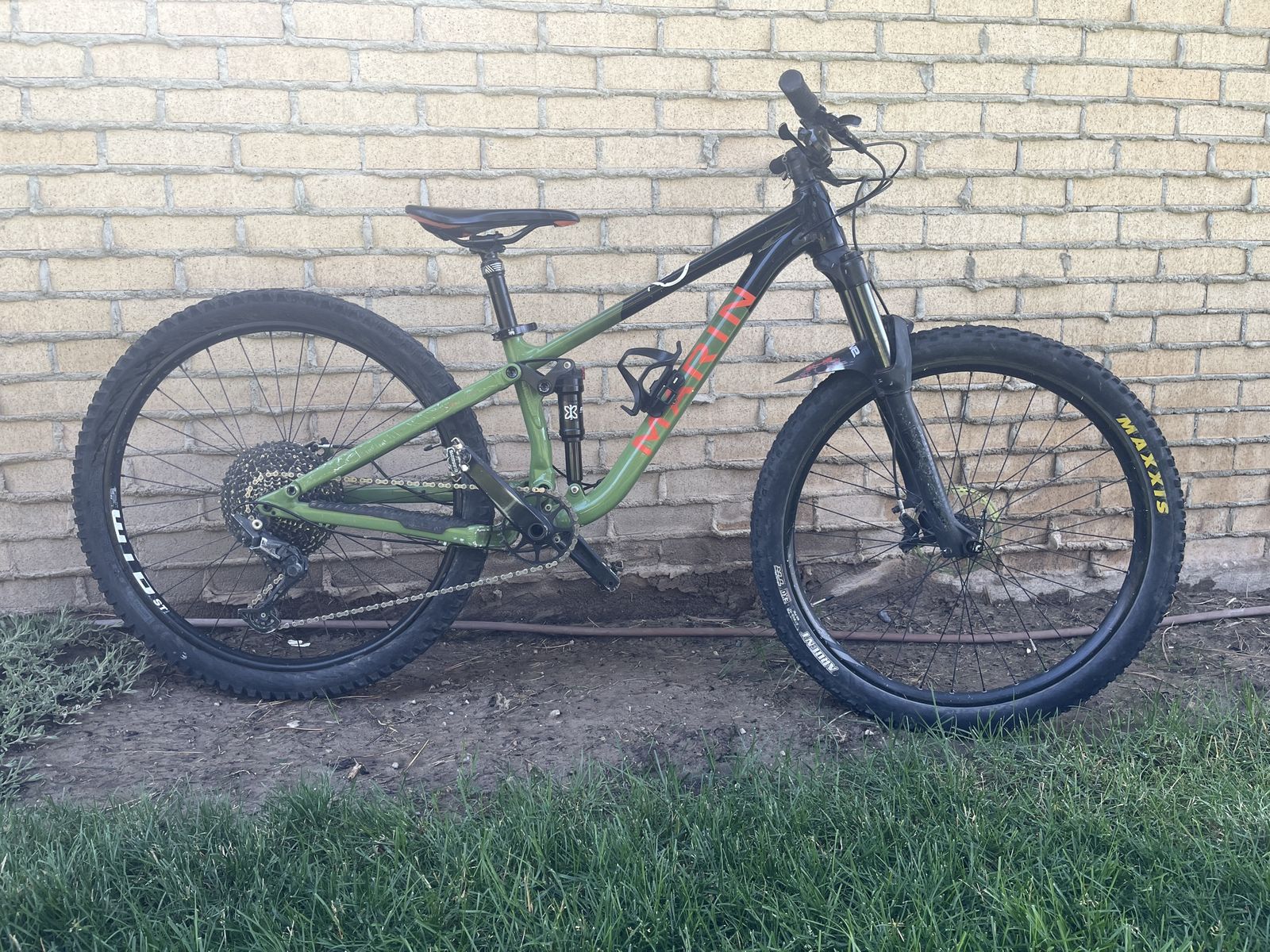 Marin Rift Zone 1 Full Suspension Mountain Bike - Small, 27.5" Wheels