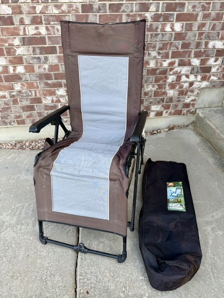Ozark Trail Collapsible Zero Gravity Lounge Chair