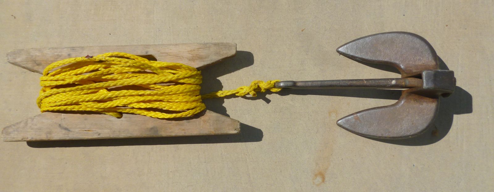Boat anchor with 25 feet nylon rope