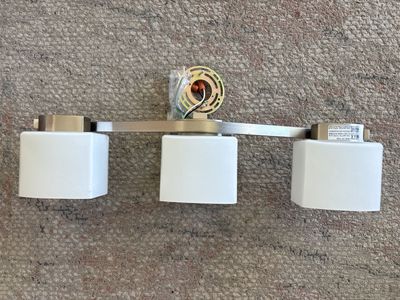 3-light Bathroom Vanity Fixture