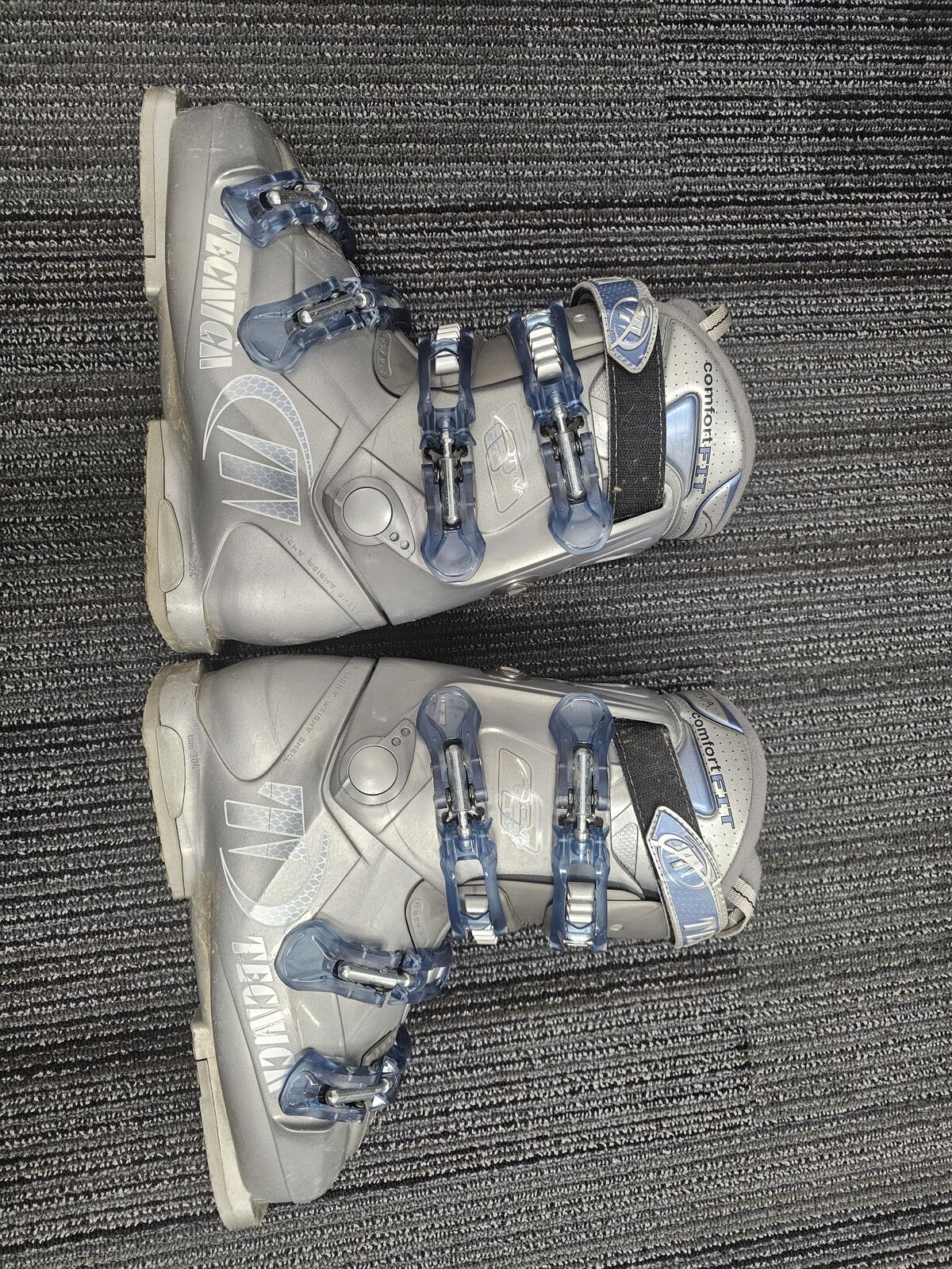 Ski boots Tecnica size 26 (W9 M8)