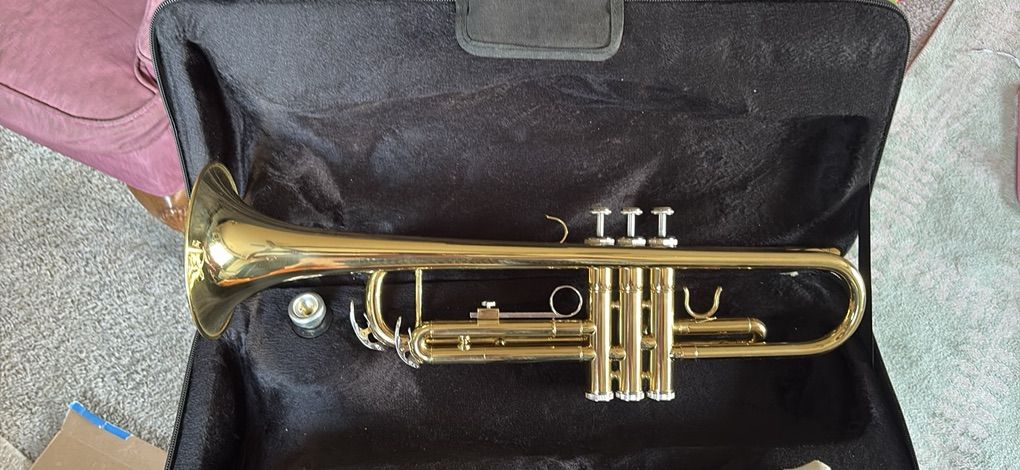 Glory Brass bb Trumpet + care kit Like New