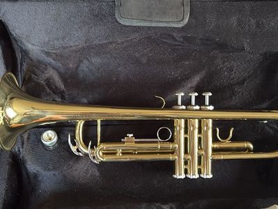 Glory Brass bb Trumpet + care kit Like New