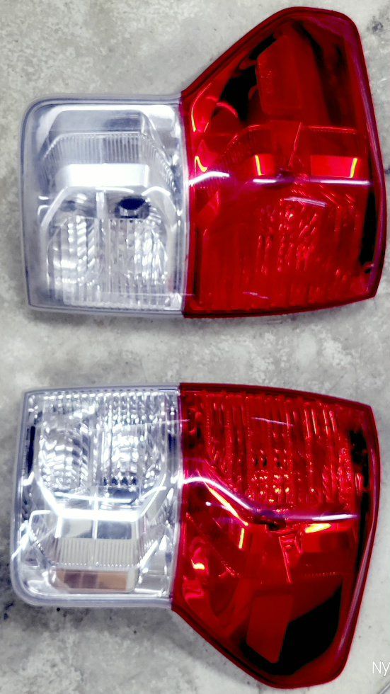Toyota Tundra 2007-2013 Taillight (Both Right & Left Side) - OEM Replacement, Red & Clear