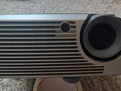 Infocus X1 classic Home Theater movie and CPU Projector w/ 10ft screen