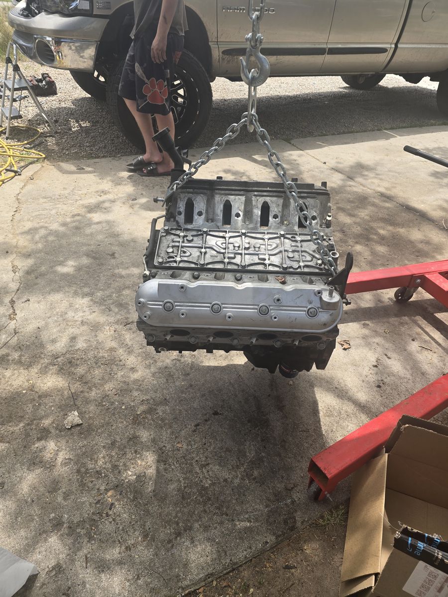2008  GMC/Chevrolet 5.3 motor