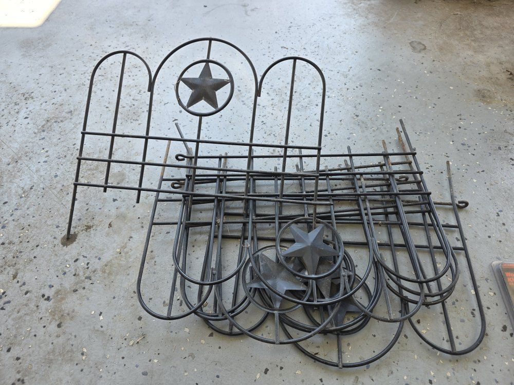 Decorative Metal Garden Fence Edging with Star Accents - 6 Sections