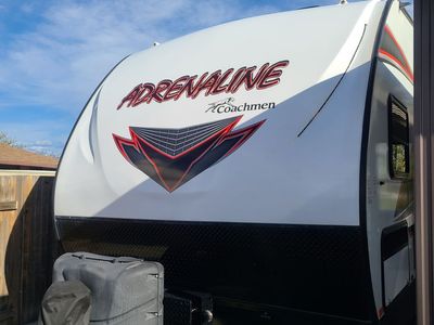 2019 Coachman Adrenaline 19cb toy hauler