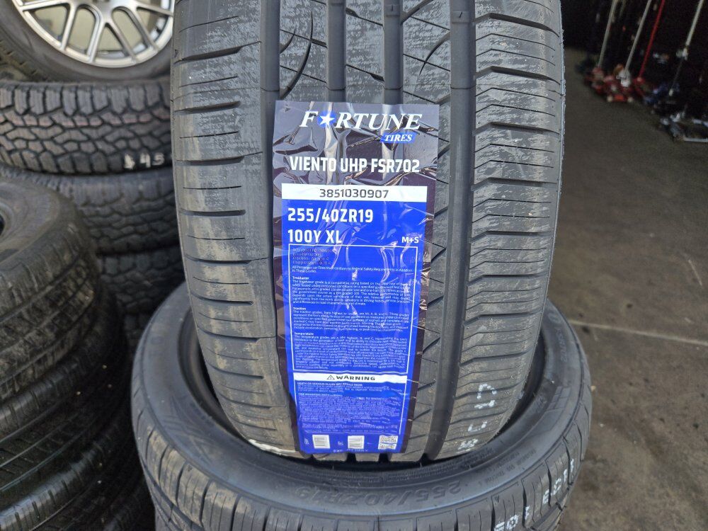 SET 255/40ZR19 FORTUNE VIENTO FSR702