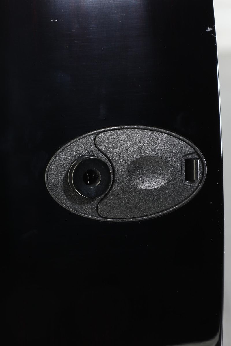 Main image 9