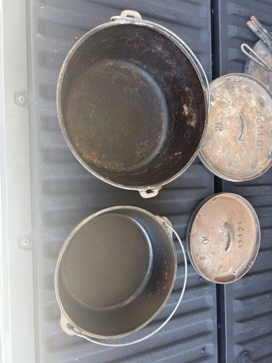 Dutch ovens 12” and 10”