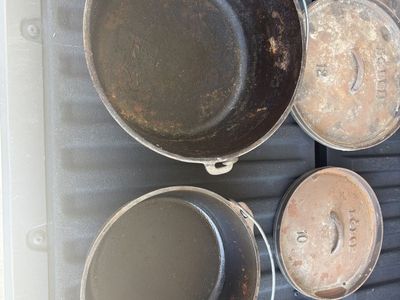 Dutch ovens 12” and 10”